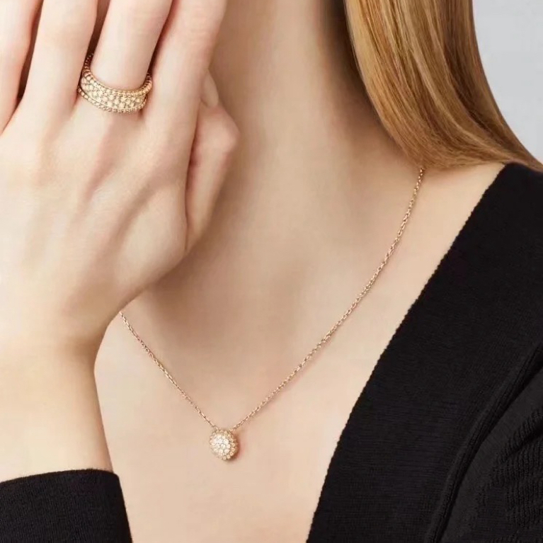 VCA Perlee Diamond Pendant Necklace - Best Replica Jewelry™