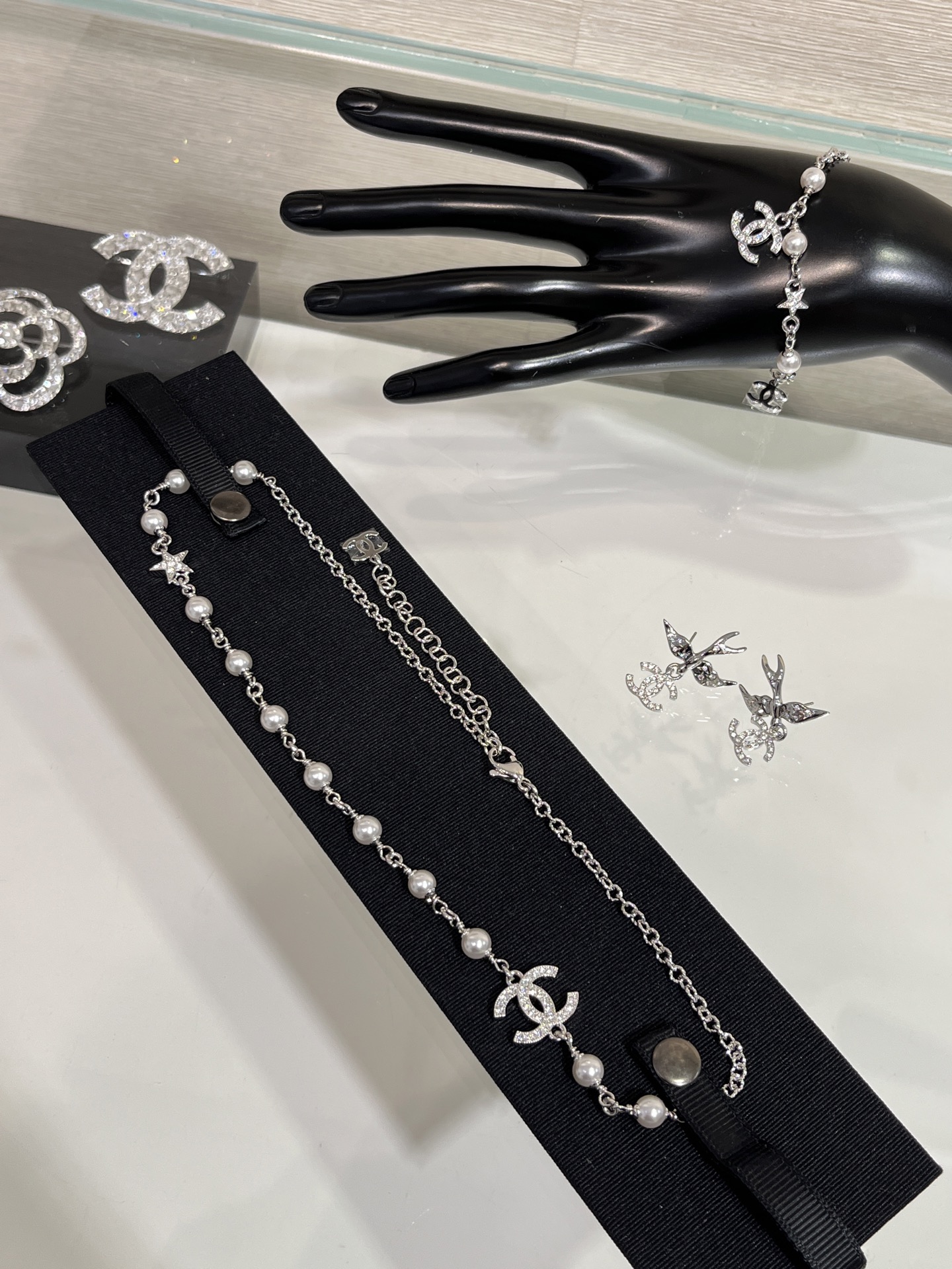 Chanel Pearl Floating CC Charm Silver Necklace - Best Replica Jewelry™