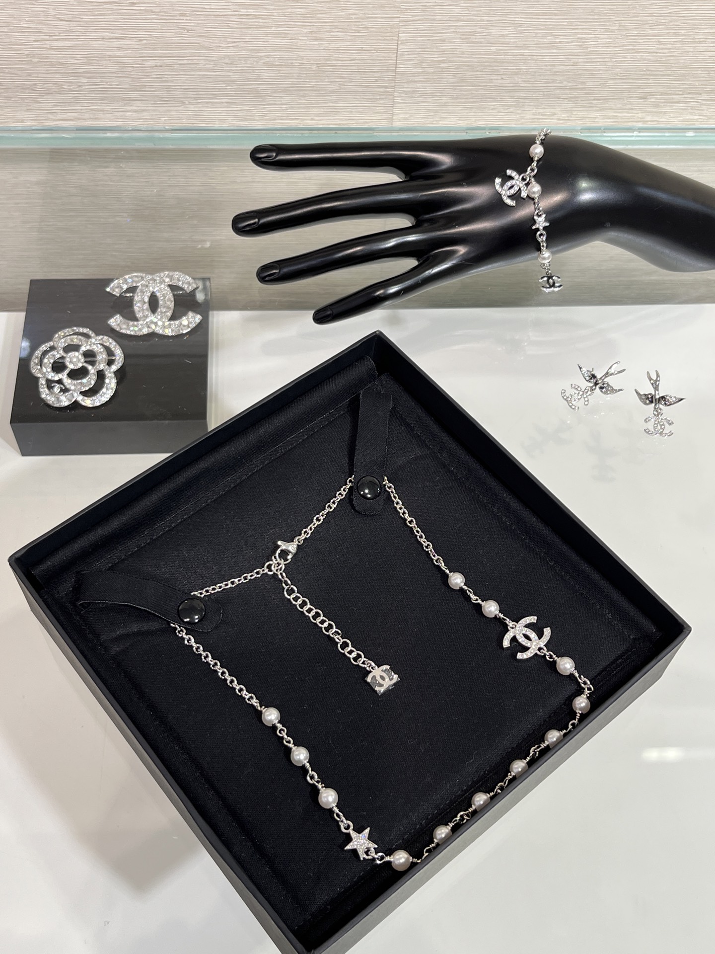 Chanel Pearl Floating CC Charm Silver Necklace - Best Replica Jewelry™