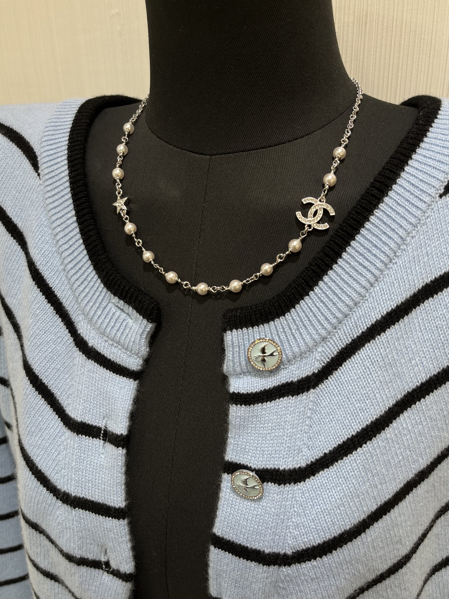 Chanel Pearl Floating CC Charm Silver Necklace - Best Replica Jewelry™