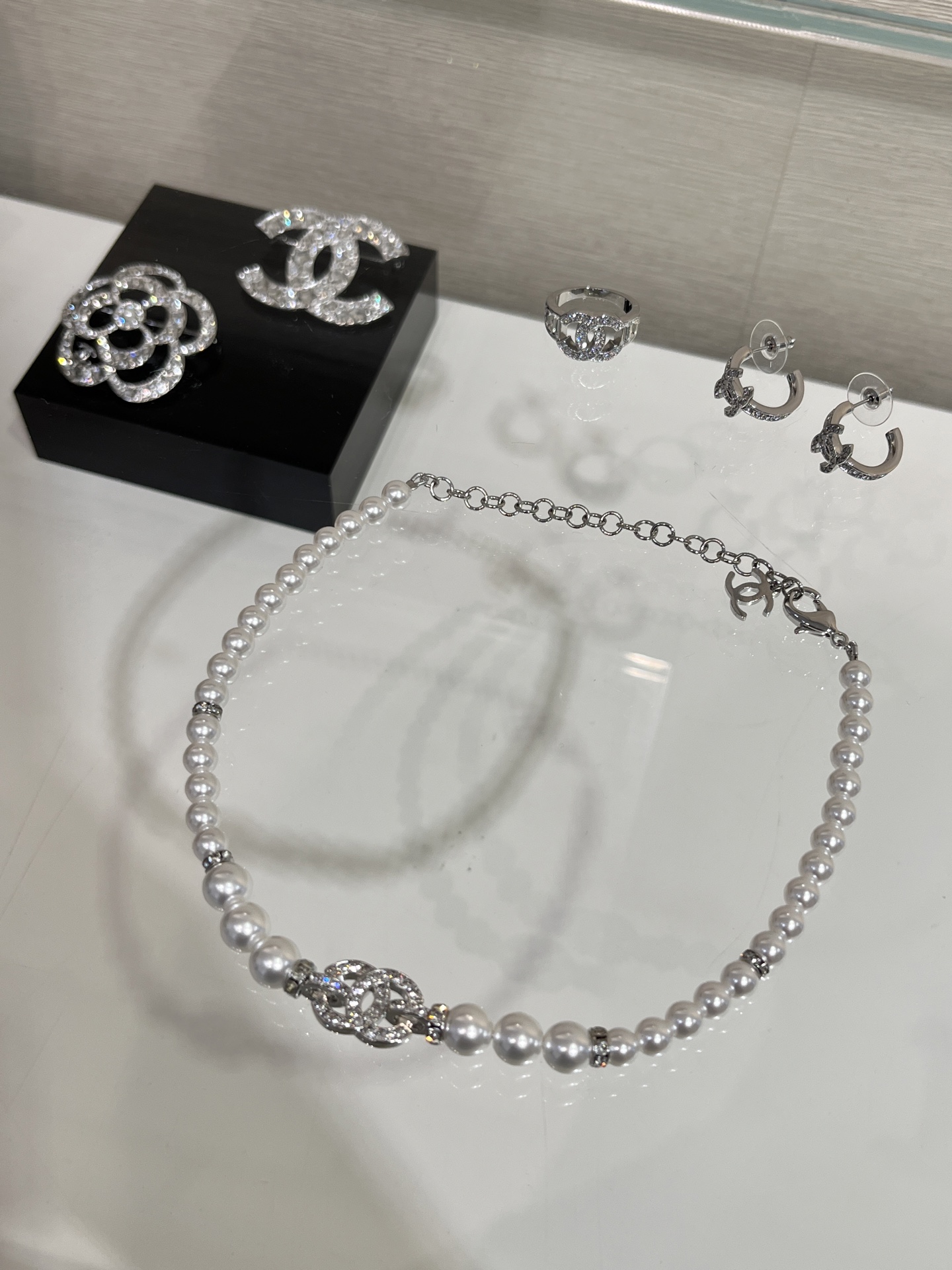Chanel Full Diamond Paved CC Pendant Pearl Choker Necklace - Best Replica Jewelry™