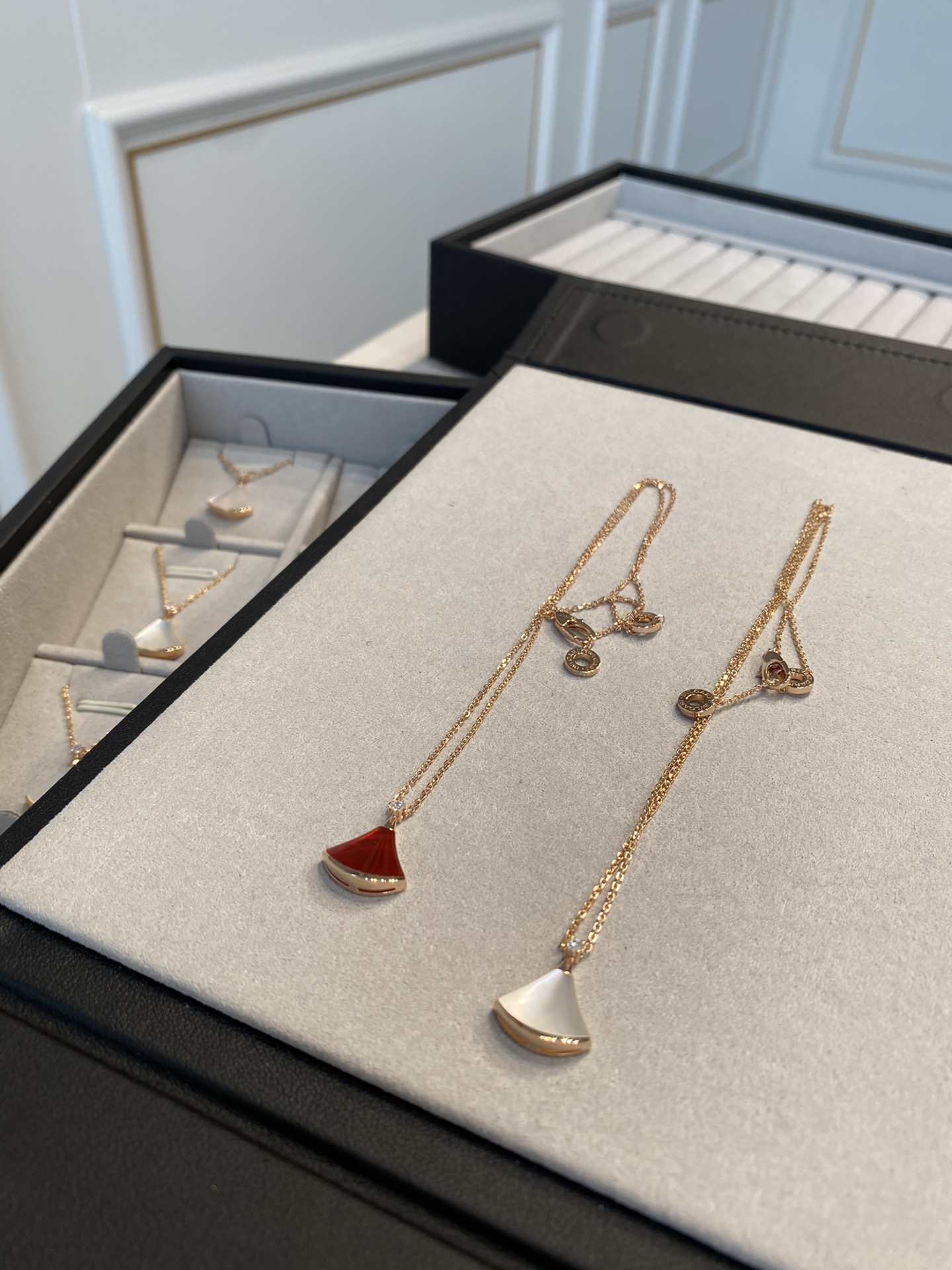 Bvlgari Divas' Dream Rose Gold Necklace - Best Replica Jewelry™