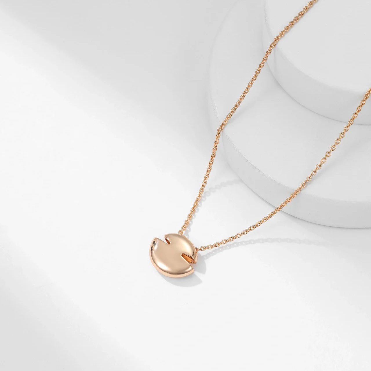 Bvlgari Cabochon Necklace in Rose Gold - Best Replica Jewelry™
