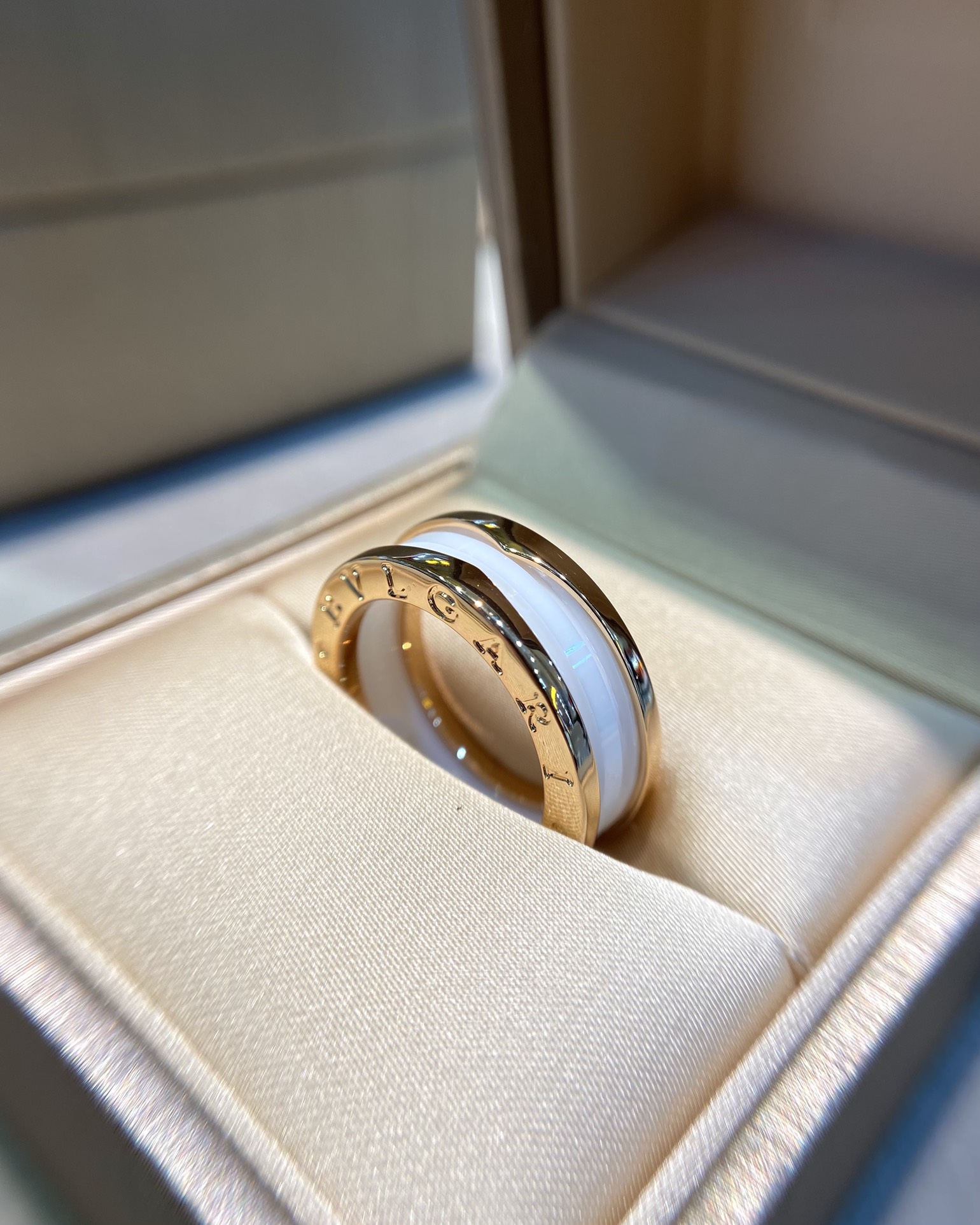 Bvlgari Rose Gold and White B.zero1 Ring - Best Replica Jewelry™