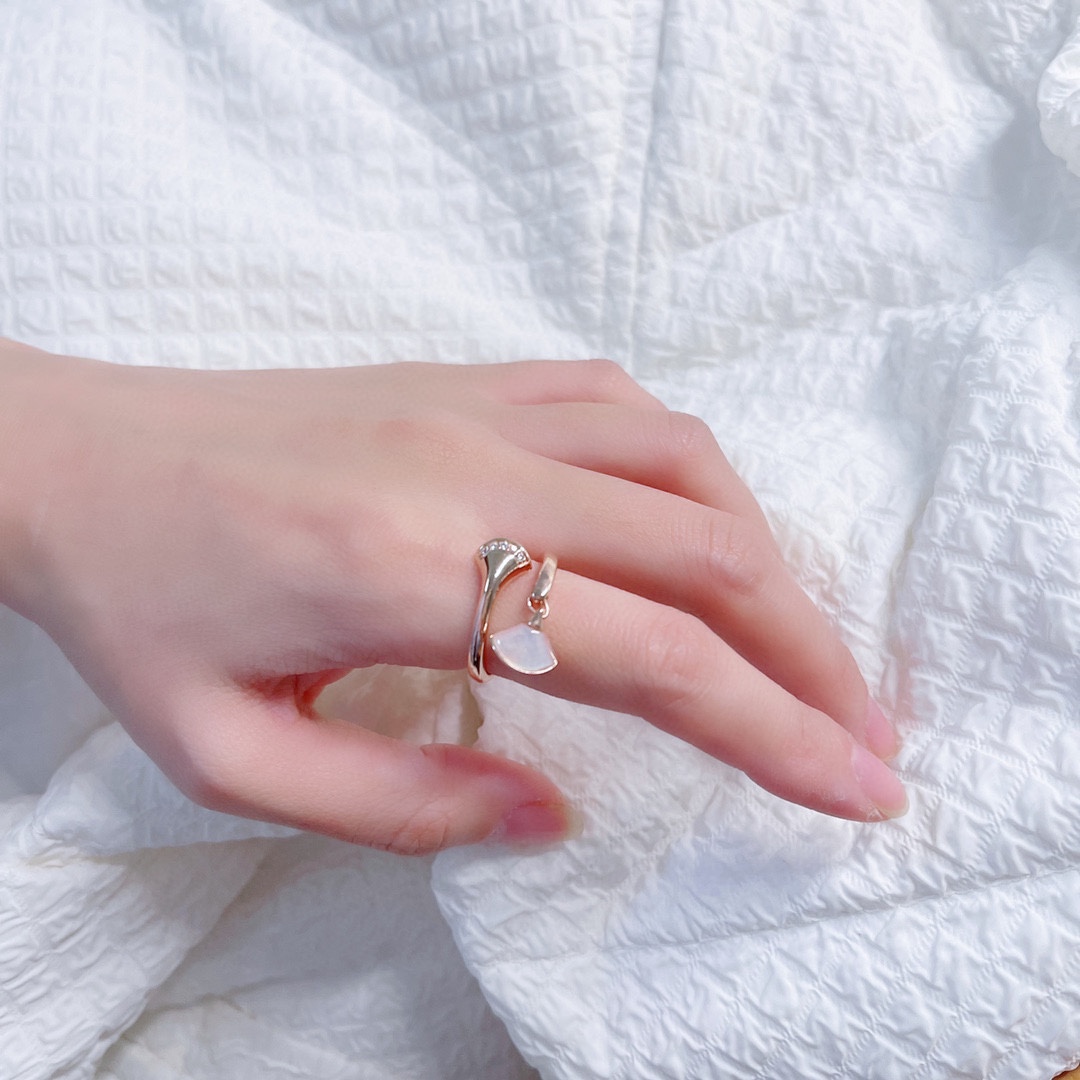 Bvlgari Rose Gold Charm Dangle Divas' Dream Ring - Best Replica Jewelry™