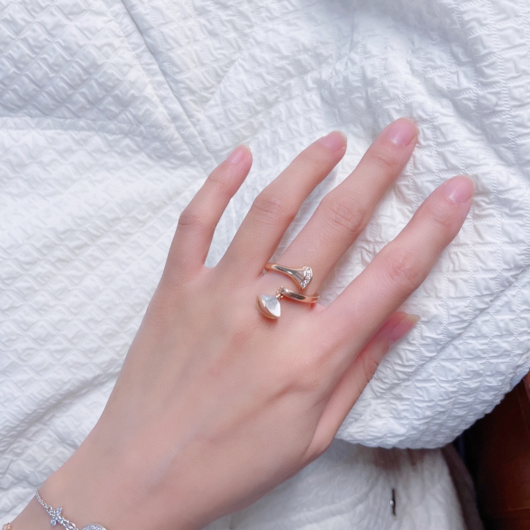 Bvlgari Rose Gold Charm Dangle Divas' Dream Ring - Best Replica Jewelry™