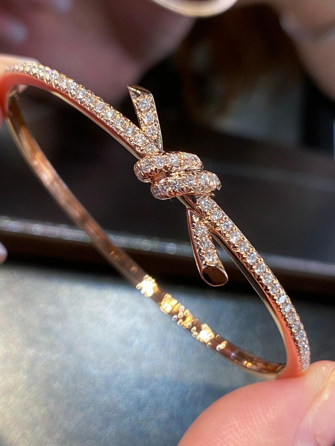 Tiffany Paved Diamond Knot Bangle Bracelet - Best Replica Jewelry™