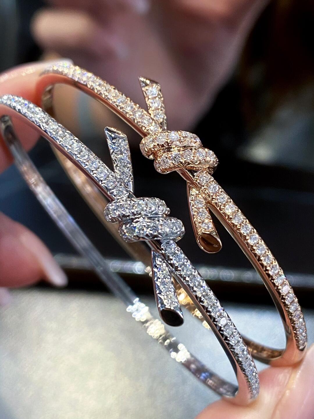 Tiffany Paved Diamond Knot Bangle Bracelet - Best Replica Jewelry™