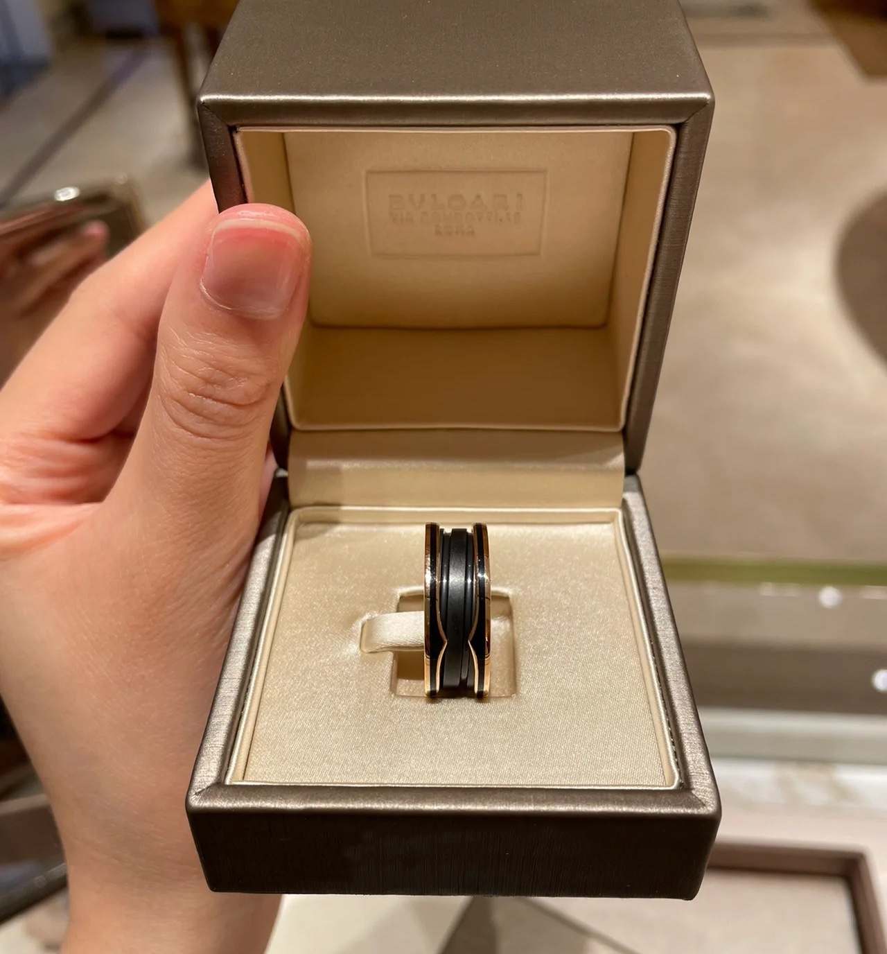 Bvlgari Rose Gold Frosted Black Ceramic B.zero1 Ring - Best Replica Jewelry™