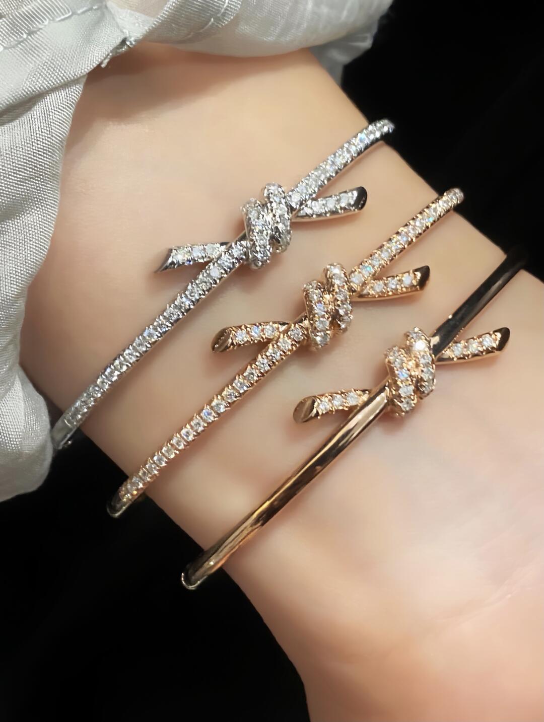 Tiffany Paved Diamond Knot Bangle Bracelet - Best Replica Jewelry™