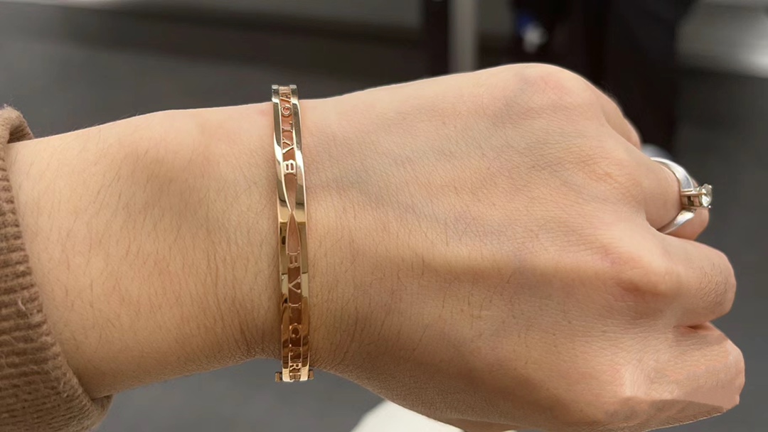 Dupe Bvlgari Hollow Monogram B.zero1 Bangle Bracelet