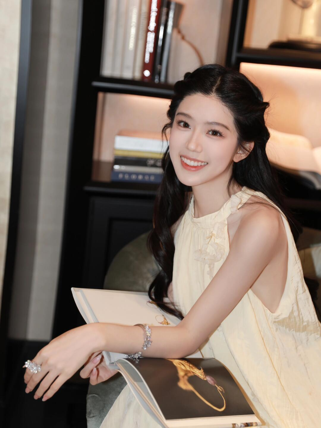 Dupe Van Cleef & Arpels Full Diamond Frivole 7 Flowers Bangle Bracelet