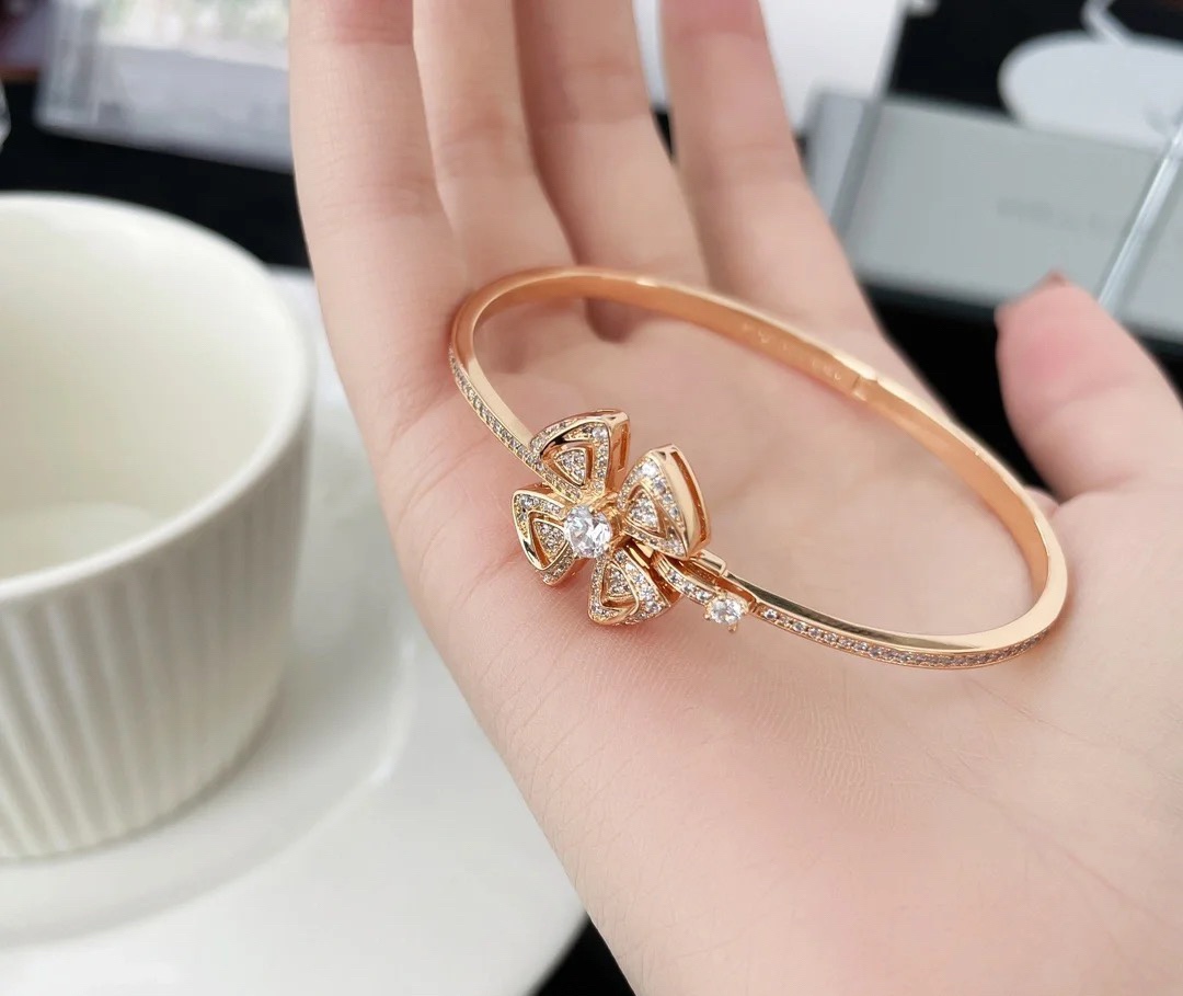 Dupe Bvlgari Fiorever Bracelet Rose Gold Flower Bangle