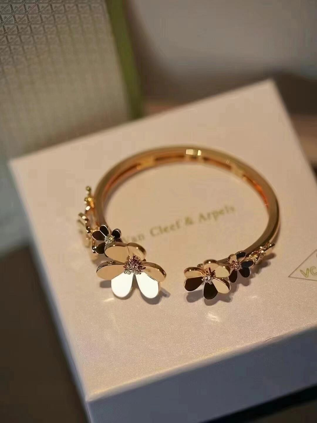 Dupe Van Cleef & Arpels Frivole 7 Flowers Bangle Bracelet