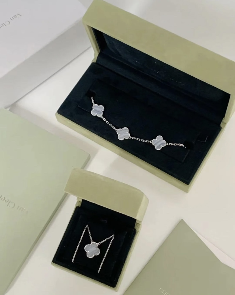 Dupe Van Cleef & Arpels Blue Chalcedony Clover Vintage Alhambra Pendant Necklace Bracelet