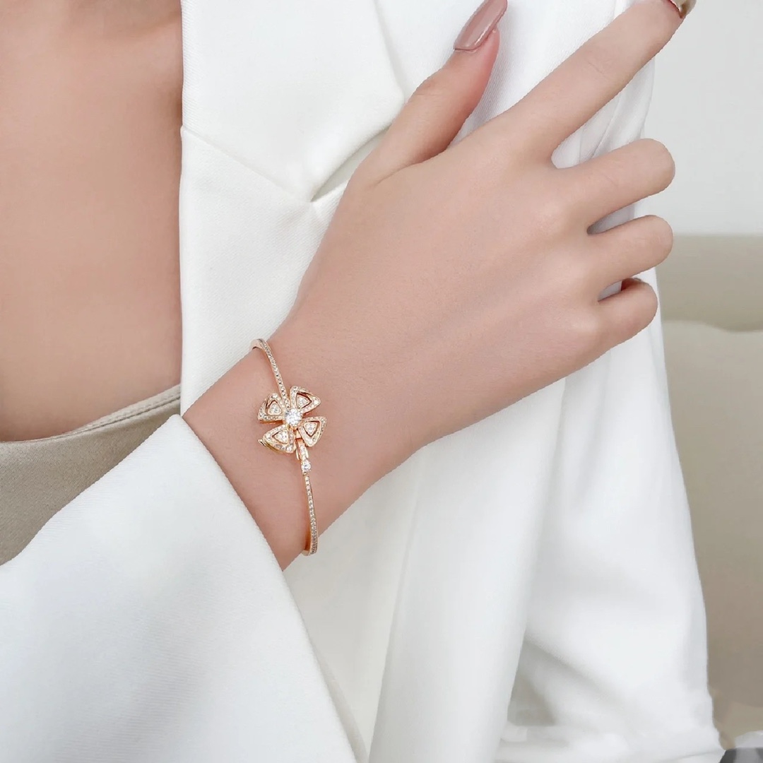 Dupe Bvlgari Fiorever Bracelet Rose Gold Flower Bangle