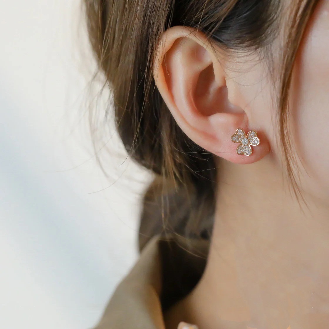 Dupe Van Cleef & Arpels Stud Frivole Earrings