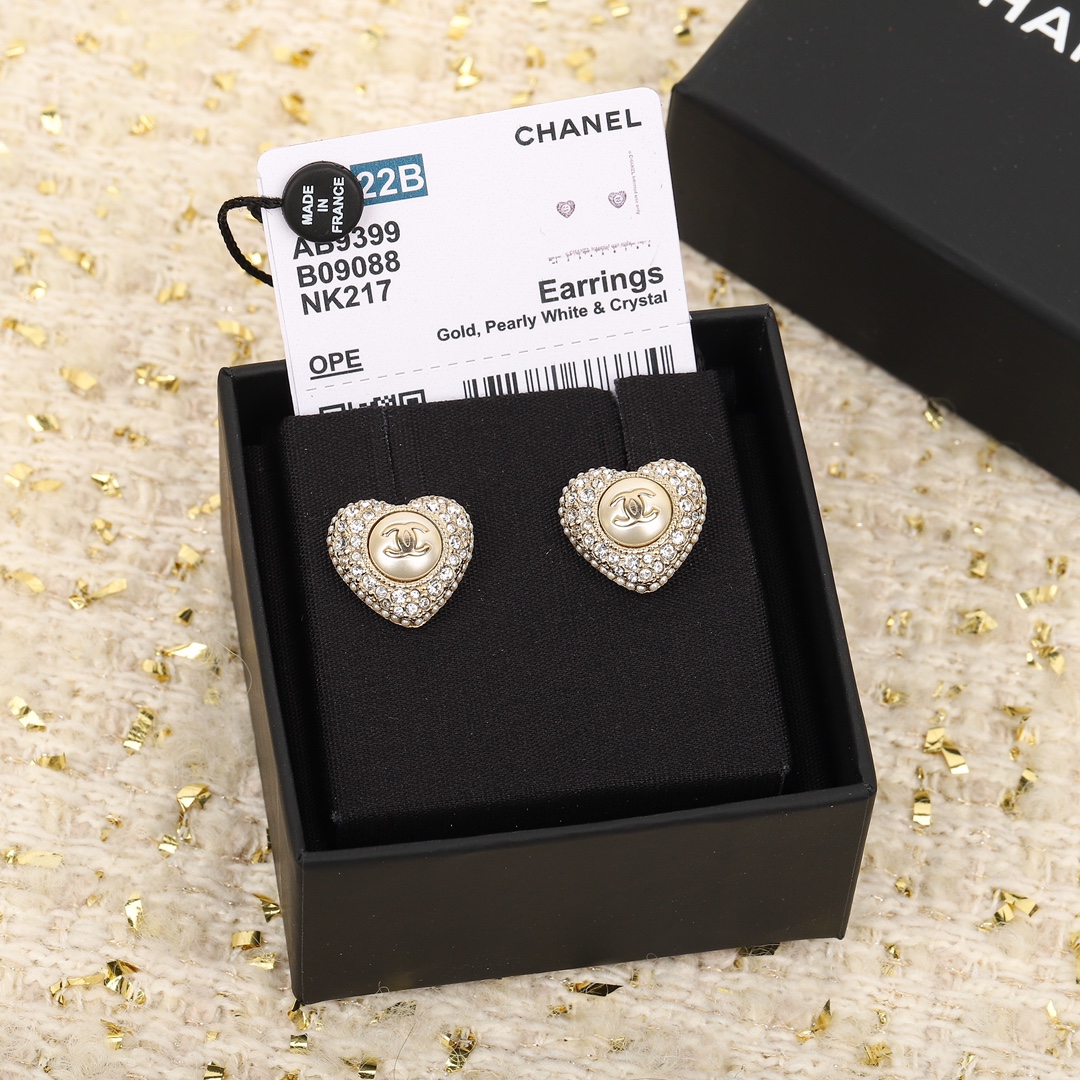 Dupe Chanel Love Heart Diamond Pave Earring