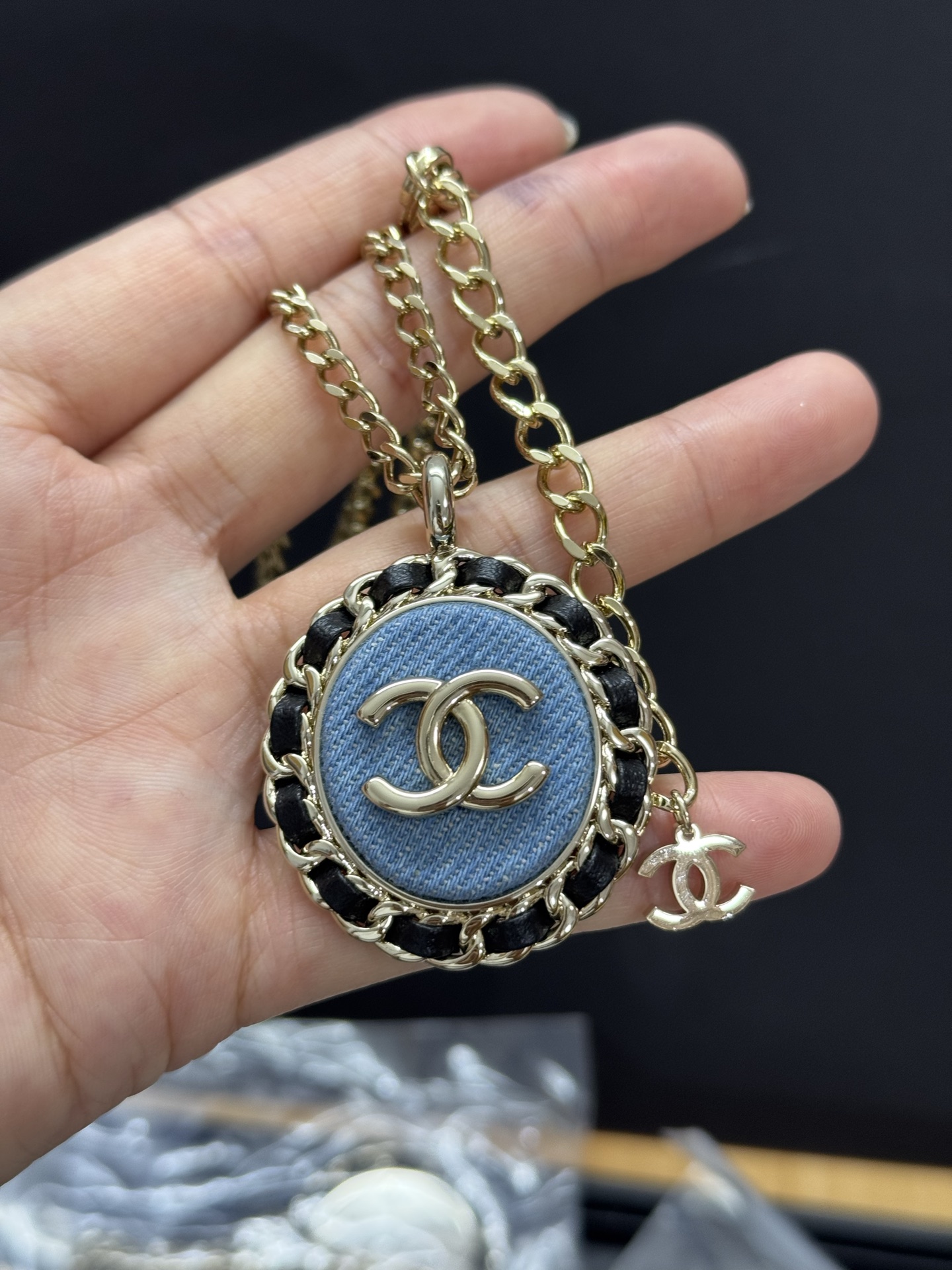 Dupe Chanel Large Leather Wrap Vintage Denim Oval Pendant Necklace