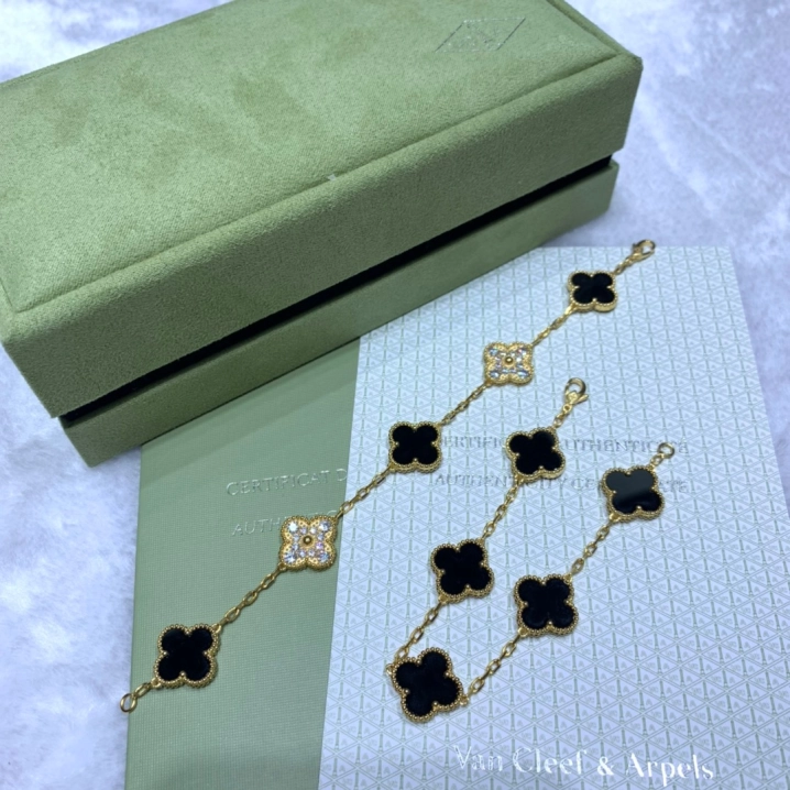 Dupe Van Cleef & Arpels Gold-Toned Black Onyx Diamond Vintage Alhambra Bracelet 5 Motifs