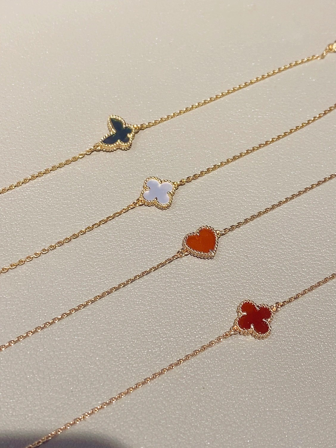 Dupe Van Cleef & Arpels Sweet Heart Butterfly Alhambra Bracelet 1 Motif