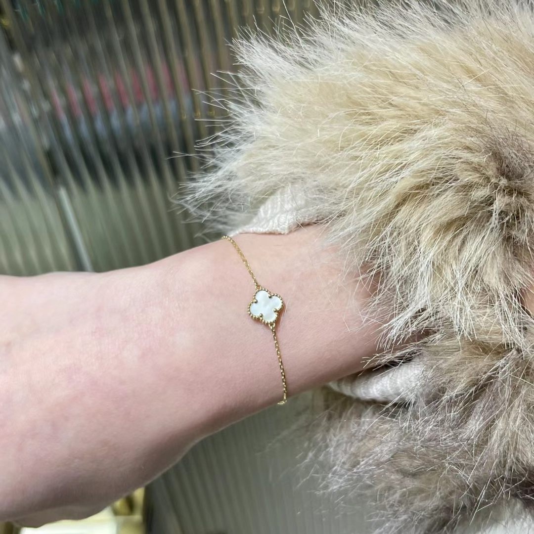 Dupe Van Cleef & Arpels Sweet Heart Butterfly Alhambra Bracelet 1 Motif on Wrist