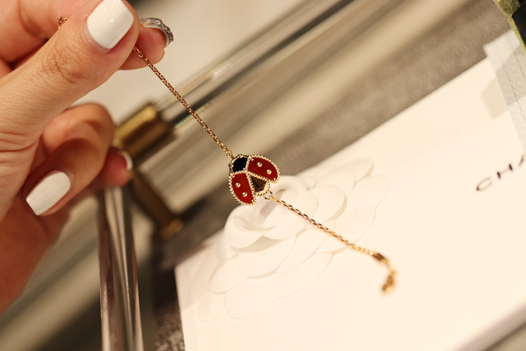 Dupe Van Cleef & Arpels Fauna Ladybug Lucky Spring Bracelet