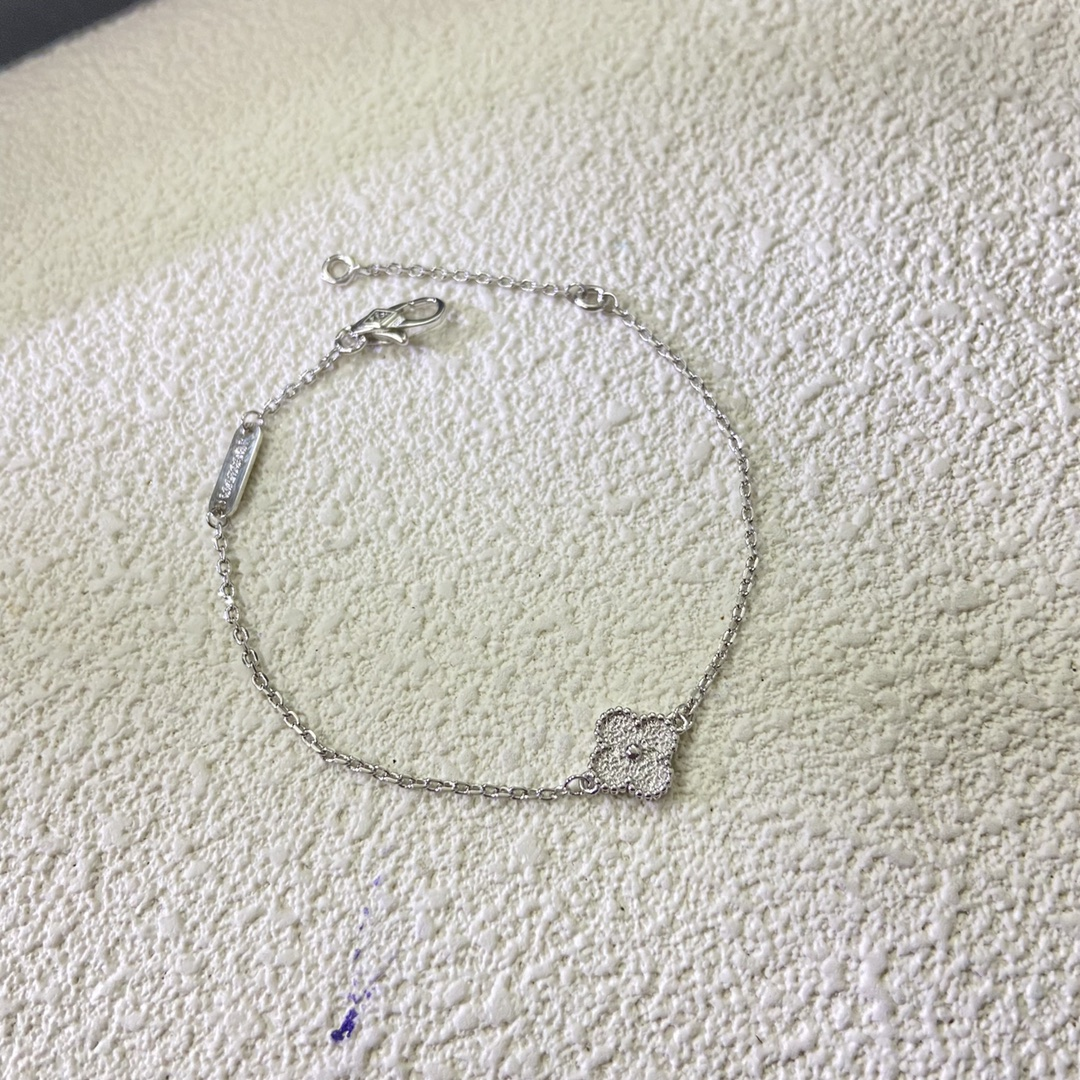 Dupe Van Cleef & Arpels Sweet Alhambra Bracelet ,1 Motif, No Diamond