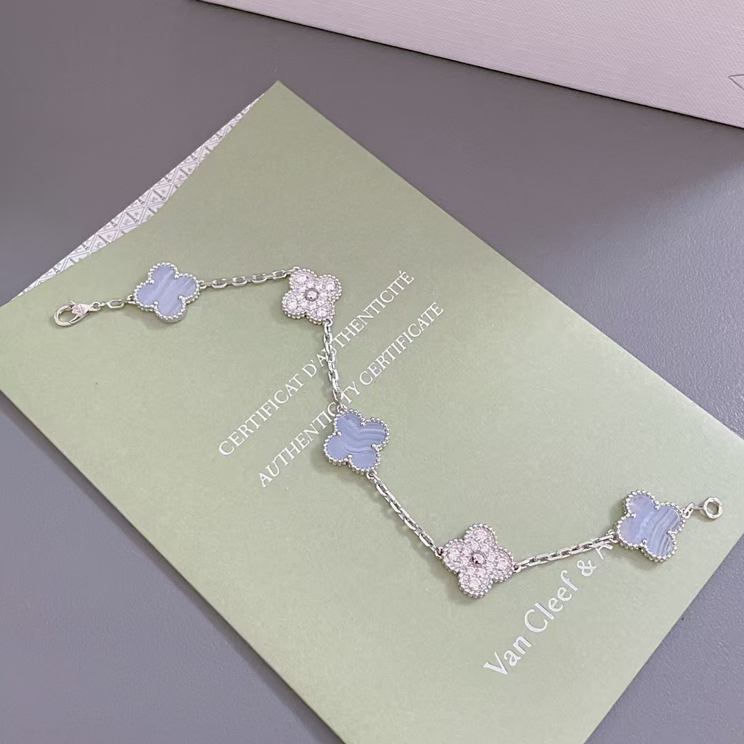 Dupe Van Cleef & Arpels Diamond and Chalcedony Vintage Alhambra Bracelet 5 Motifs