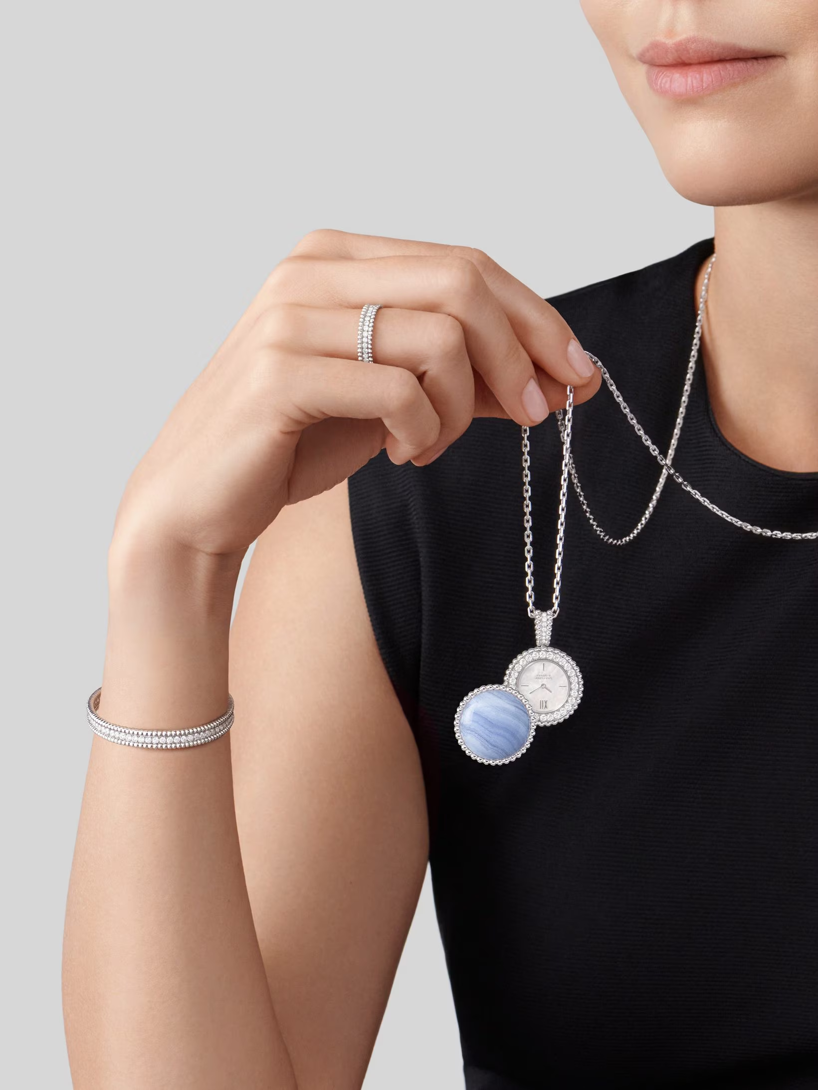 Dupe Van Cleef & Arpels Perlee Diamonds Bracelet Bangle, 1 Row, Medium Model