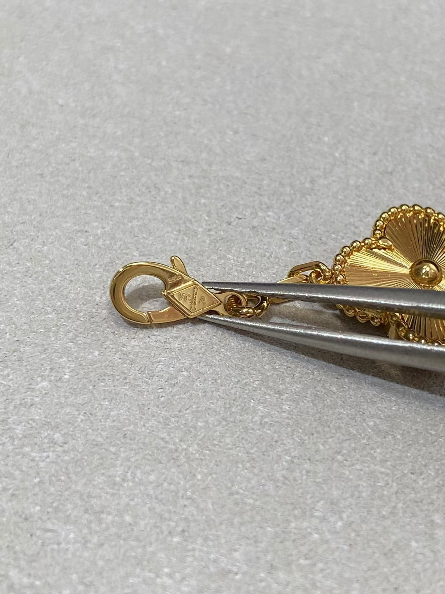 Dupe Van Cleef & Arpels Gold-tone Diamond and Guilloche Vintage Alhambra Bracelet 5 Motifs