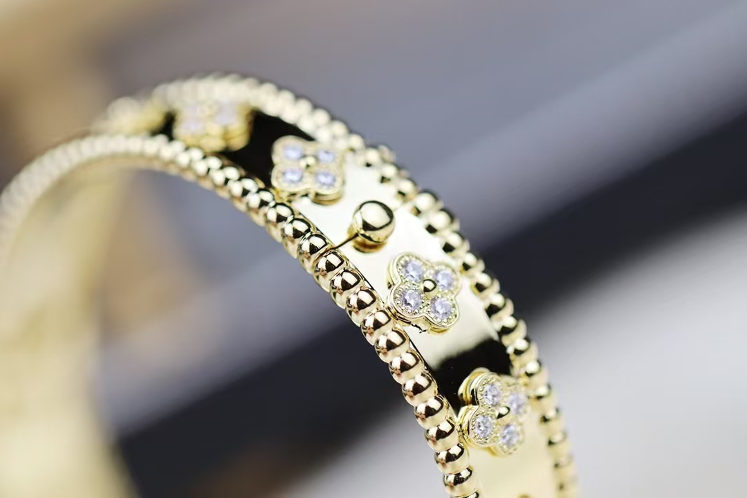 Dupe Van Cleef & Arpels Perlee Clovers Bracelet, Medium Bangle