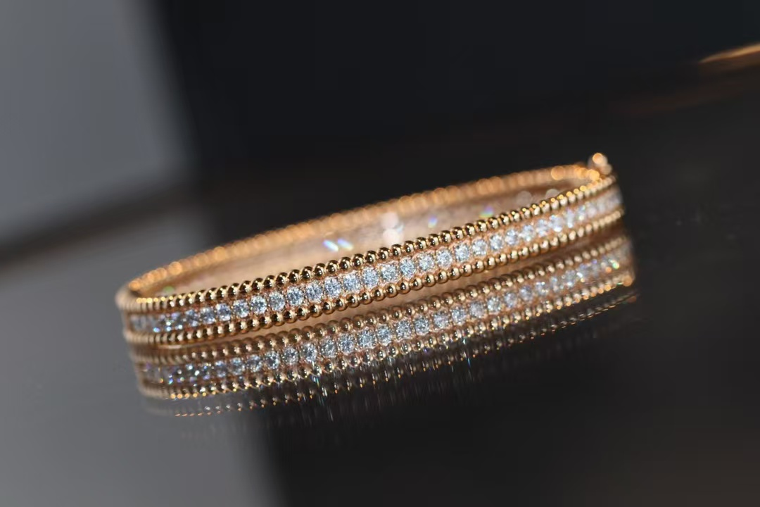 Dupe Van Cleef & Arpels Perlee Diamonds Bracelet Bangle, 1 Row, Medium Model