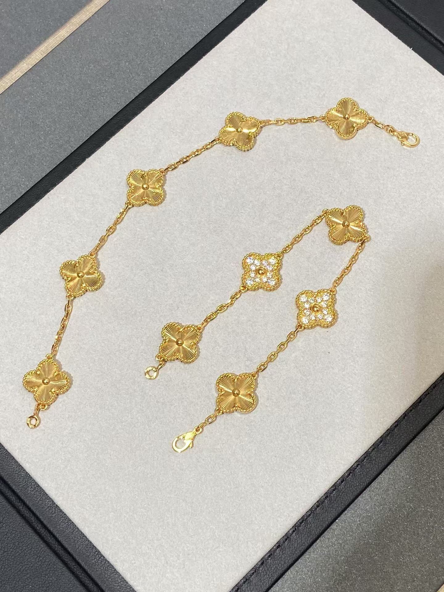 Dupe Van Cleef & Arpels Gold-tone Diamond and Guilloche Vintage Alhambra Bracelet 5 Motifs