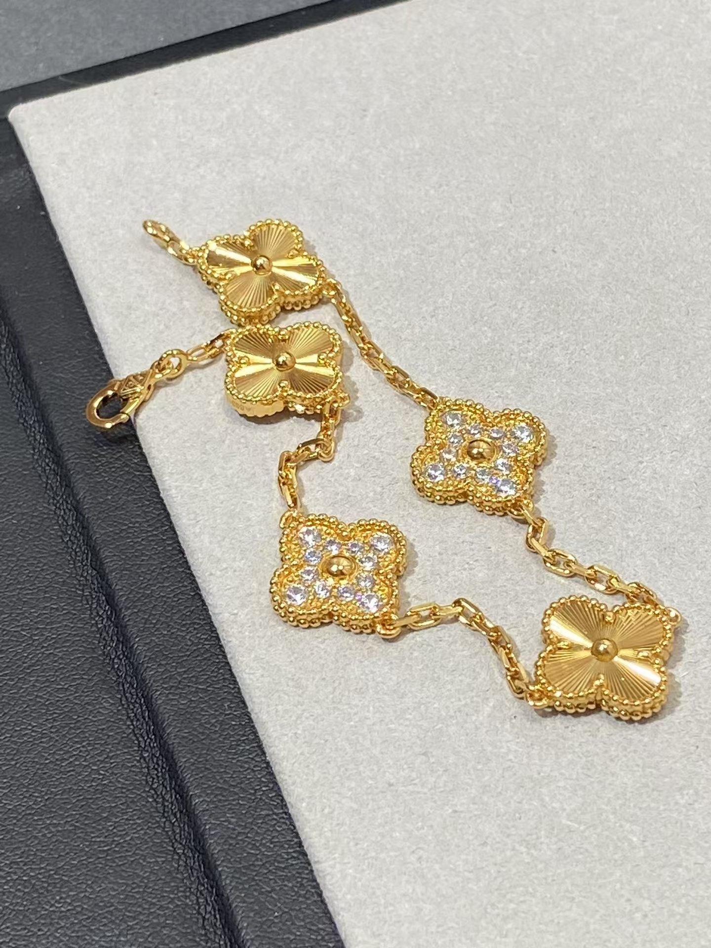 Dupe Van Cleef & Arpels Gold-tone Diamond and Guilloche Vintage Alhambra Bracelet 5 Motifs