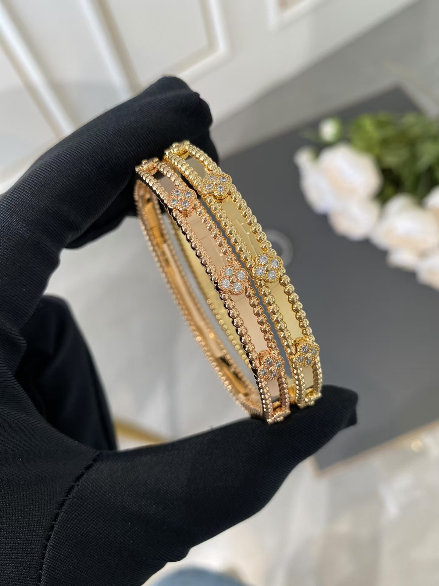 Dupe Van Cleef & Arpels Perlee Sweet Clovers Bracelet Bangle, Medium Model