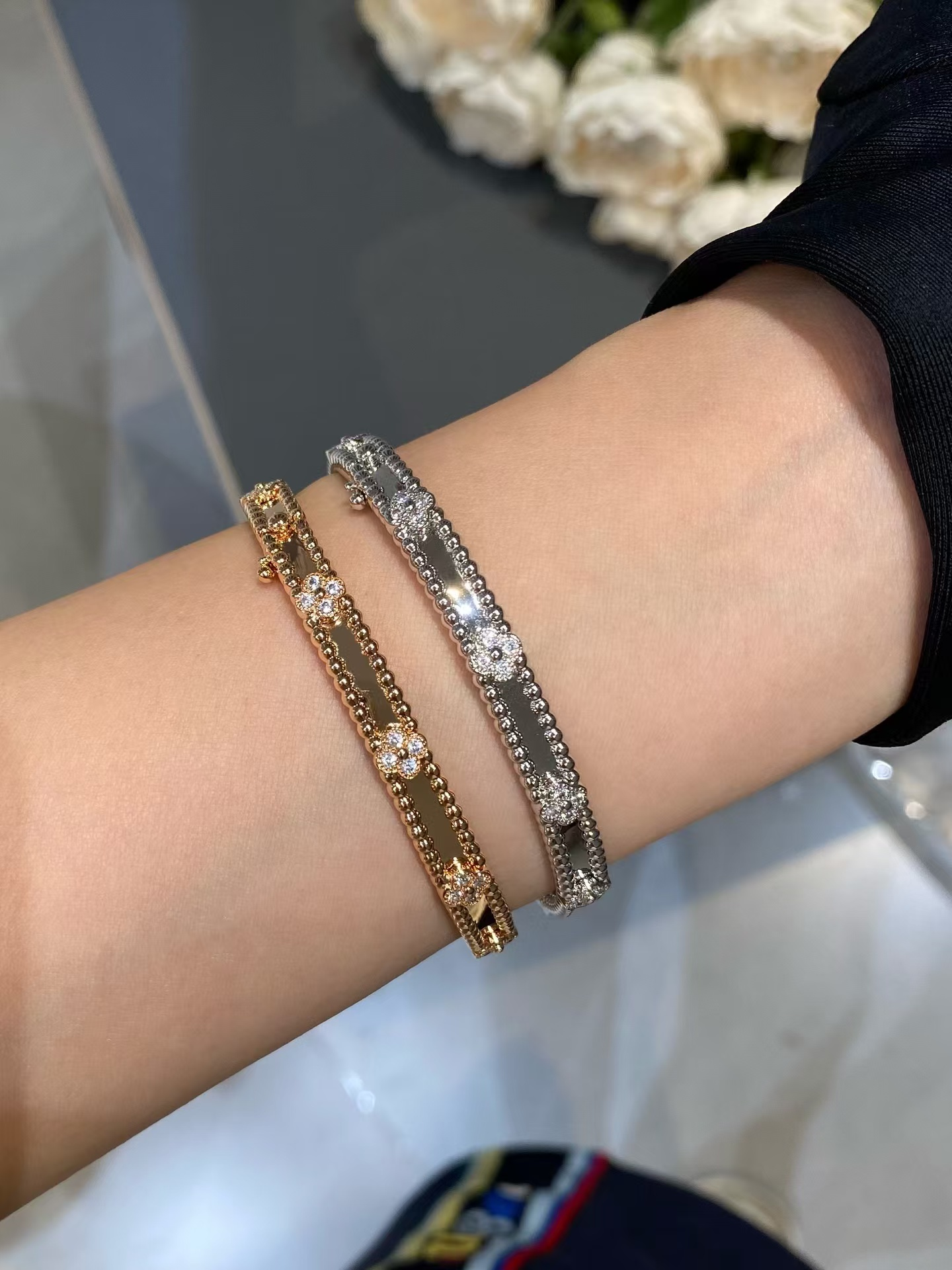 Dupe Van Cleef & Arpels Perlee Sweet Clovers Bracelet Bangle, Medium Model