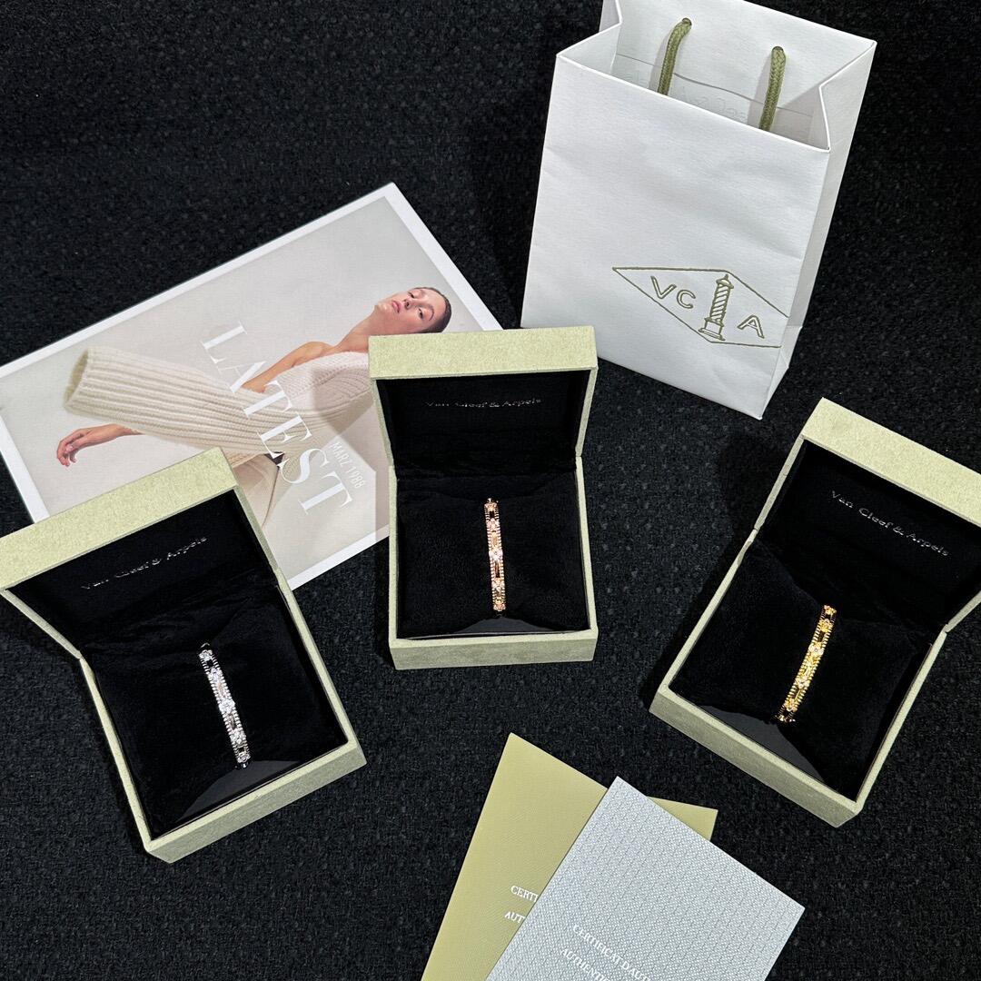 Dupe Van Cleef & Arpels Perlee Sweet Clovers Bracelet Bangle, Medium Model