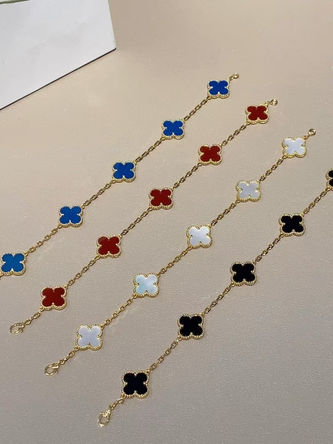 Dupe Van Cleef & Arpels Vintage Alhambra Bracelet 5 Motifs