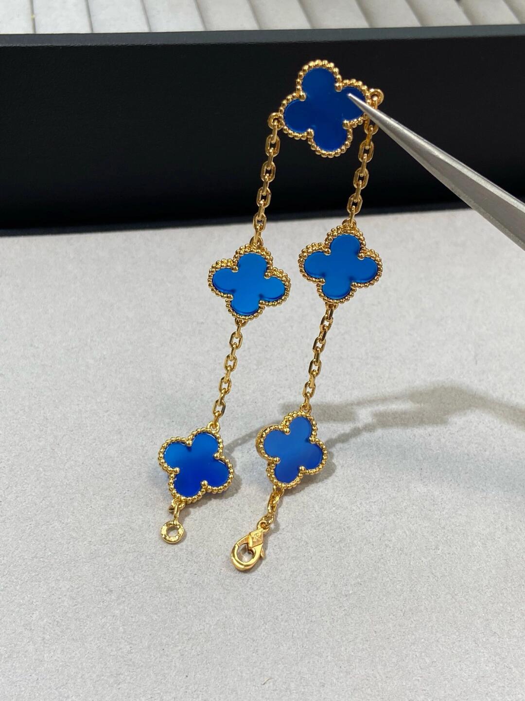 Fake Van Cleef & Arpels Deep Blue Agate Vintage Alhambra Bracelet 5 Motifs