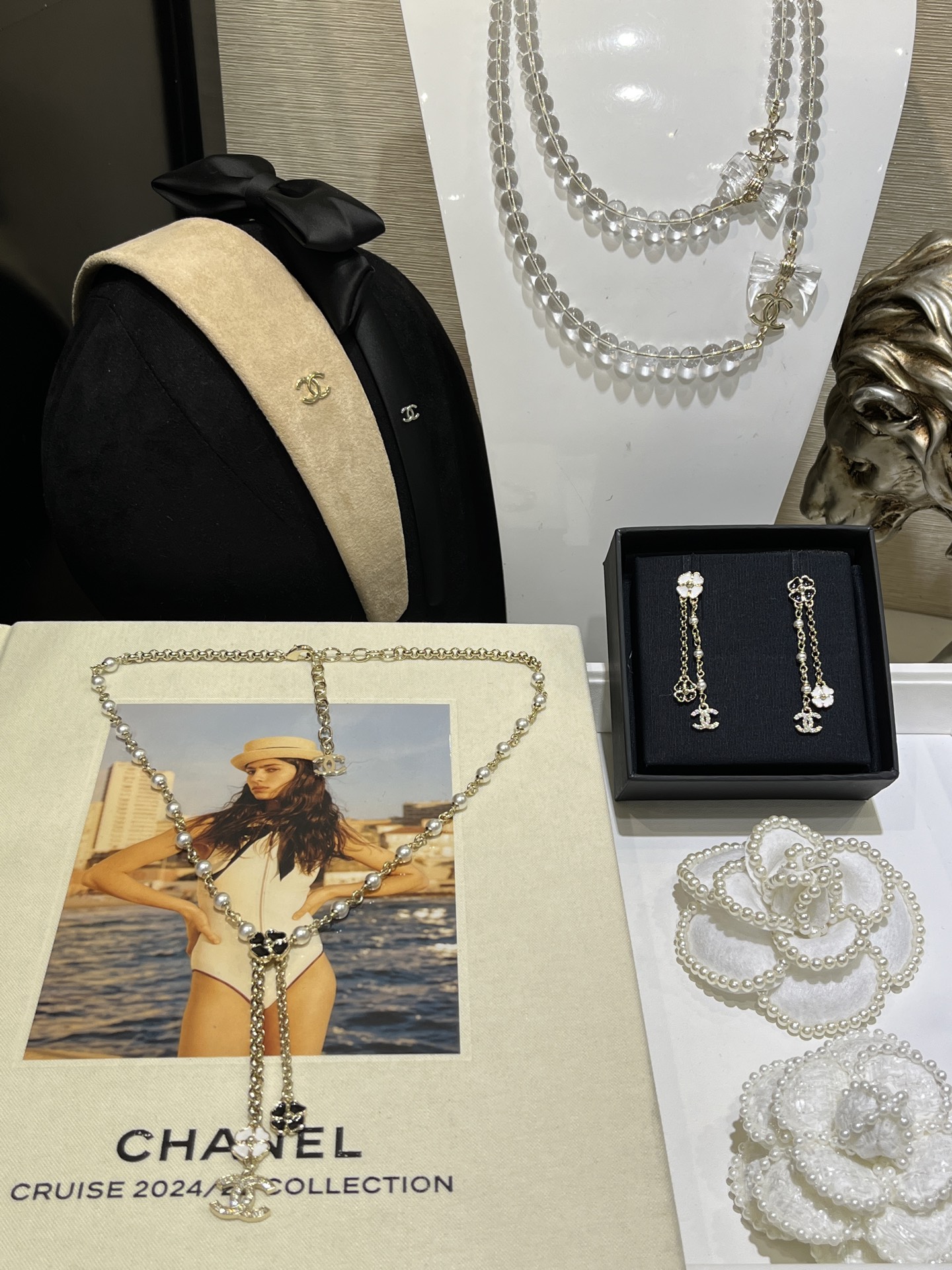 Dupe Chanel Black and White Camellia Tassel Drop Pearl Y Necklace