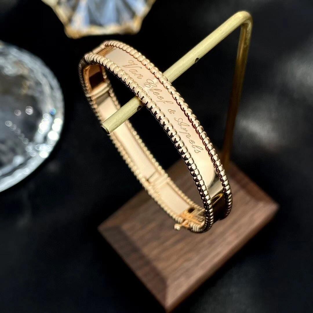 Dupe Van Cleef & Arpels Perlee Signature Bracelet - Medium Bangle