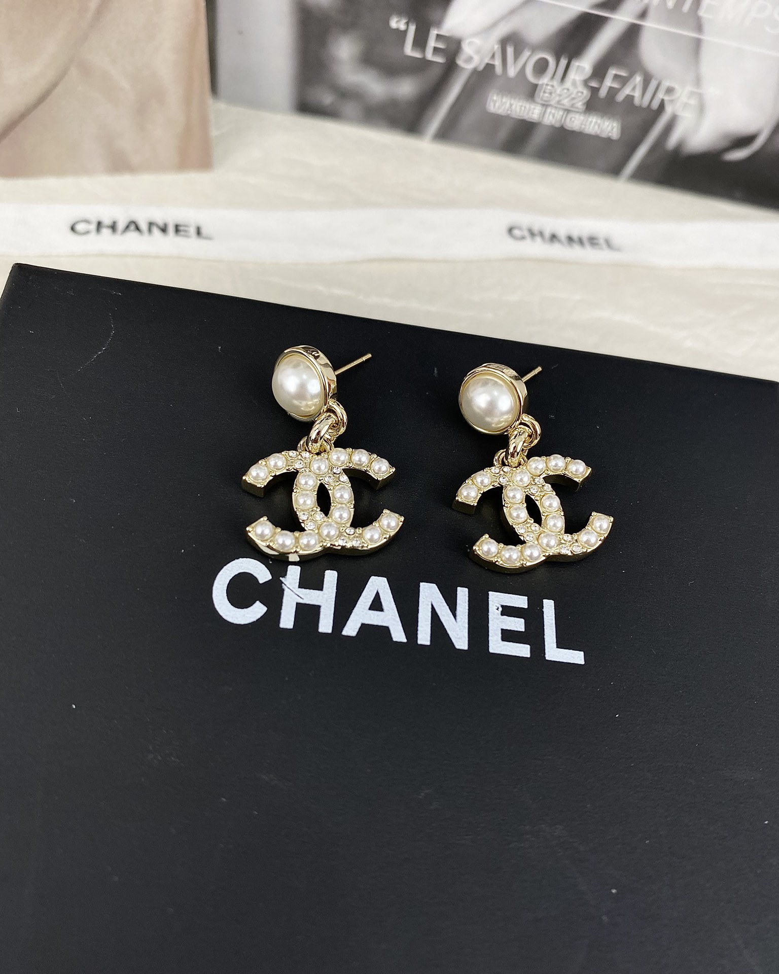Dupe Chanel Pearl and Diamond Paved CC Dangle Earrings