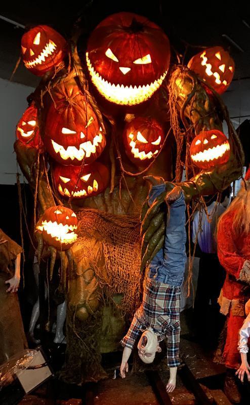 🎃2024 Halloween Giant Pumpkin Monster and Child