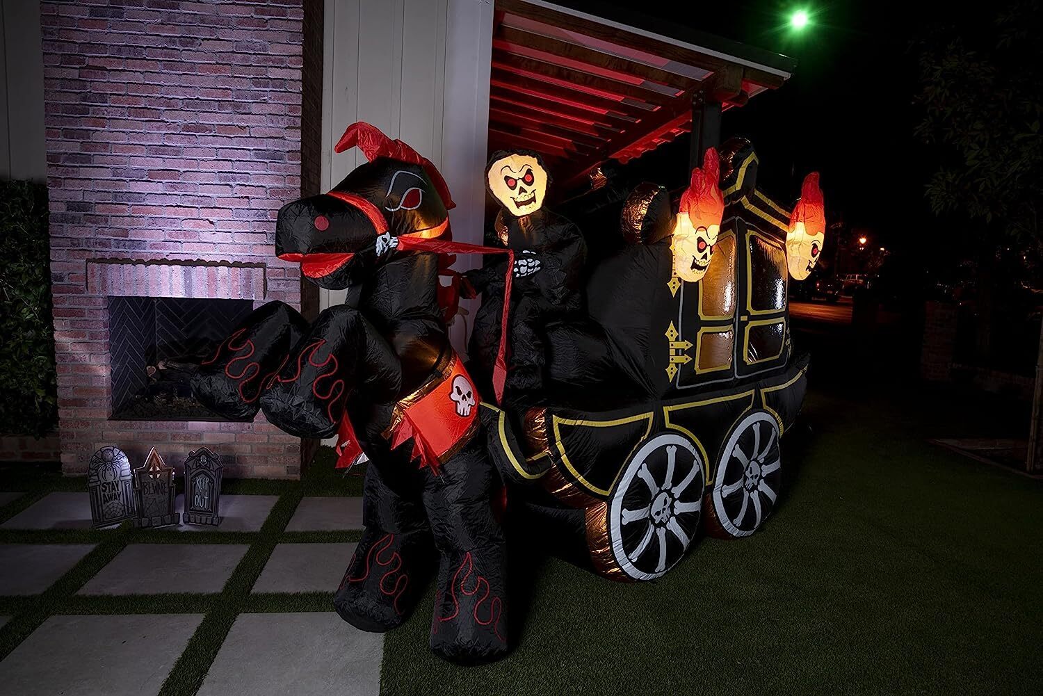 Giant Long Carriage Inflatable
