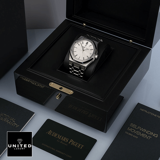 audemars-piguet-royal-oak-15500ST.OO_.1220ST.04-replica-white