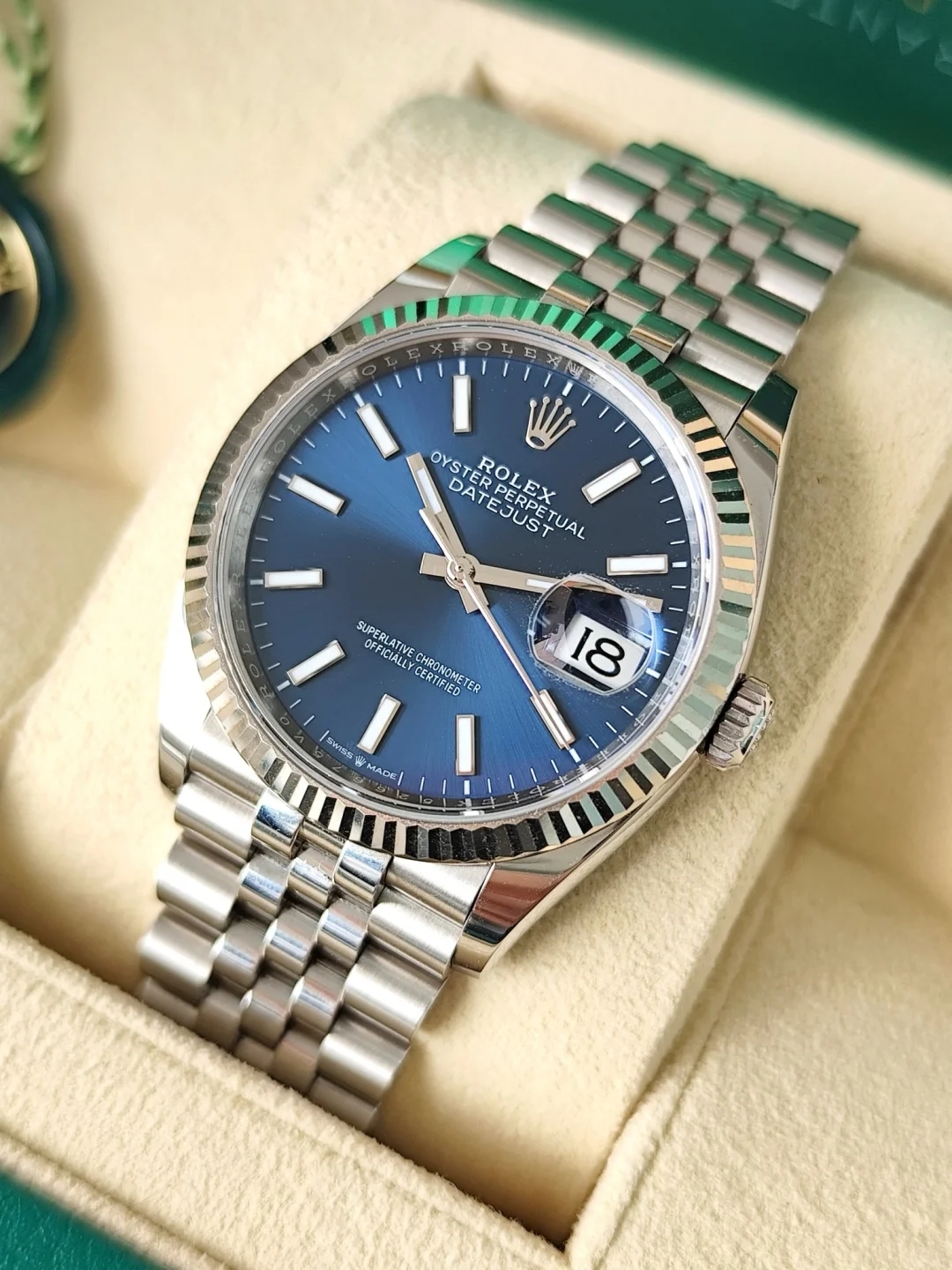 Rolex Datejust Series m126234-0017, new Datejust with blue dial, bar indexes, five-piece link bracelet, 36mm blue dial - United Luxury