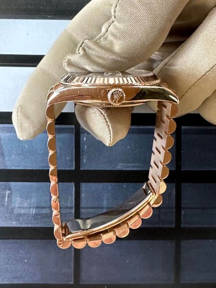 Day-Date 40mm 228235 Presidential Rose Gold Chocolate Dial - United Luxury