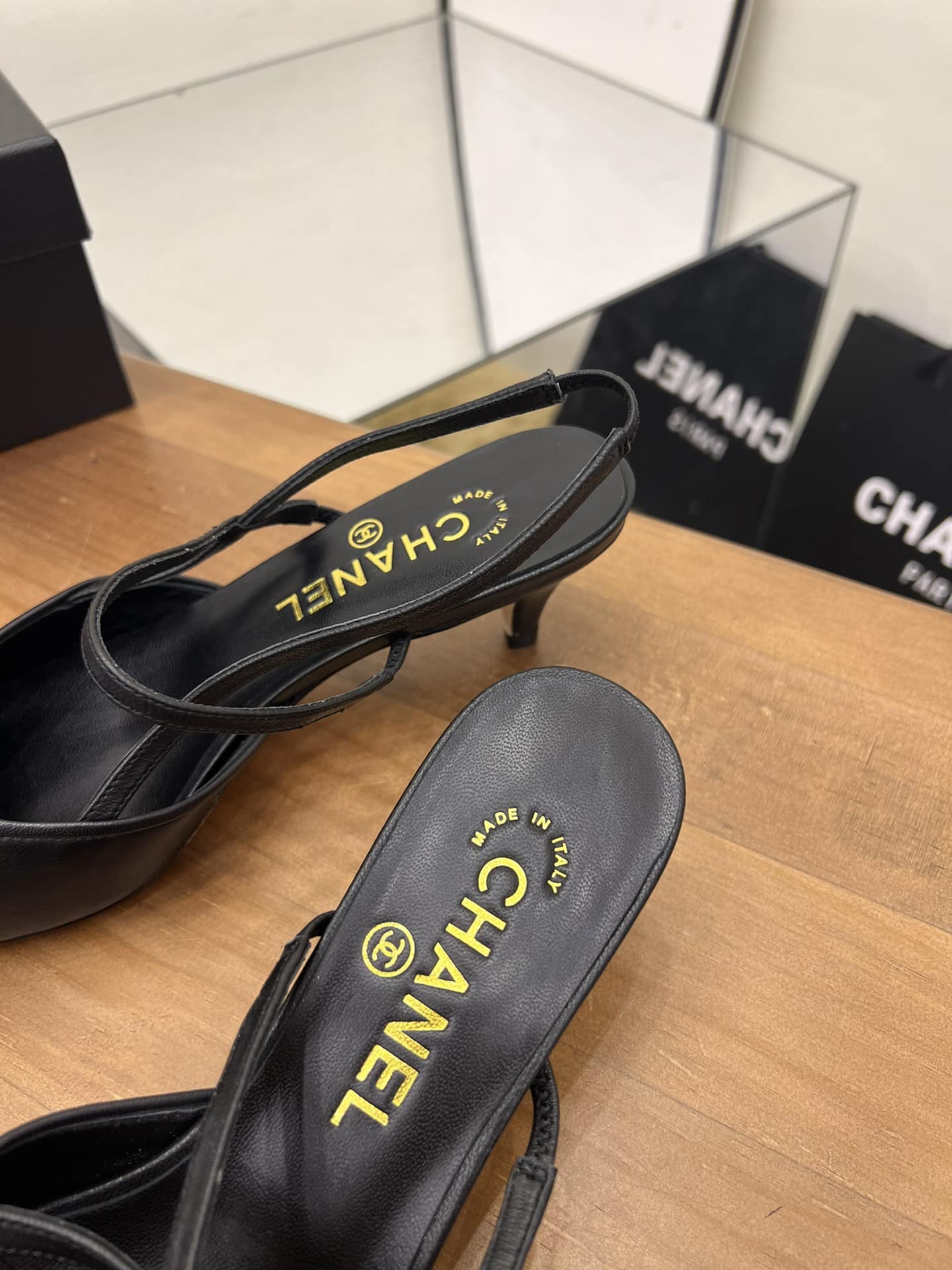 (1:1 replica) Chanel Women s Camellia Flower Slingback Black For Women