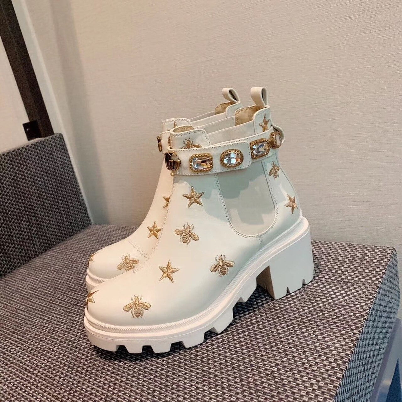 (1:1 replica) Gucci Ankle Boot With Belt Star And Bee White For Women GG